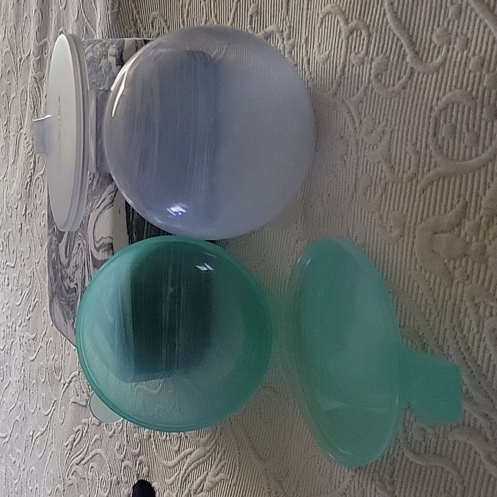Two TUPPERWARE Container - Picture 8 of 15